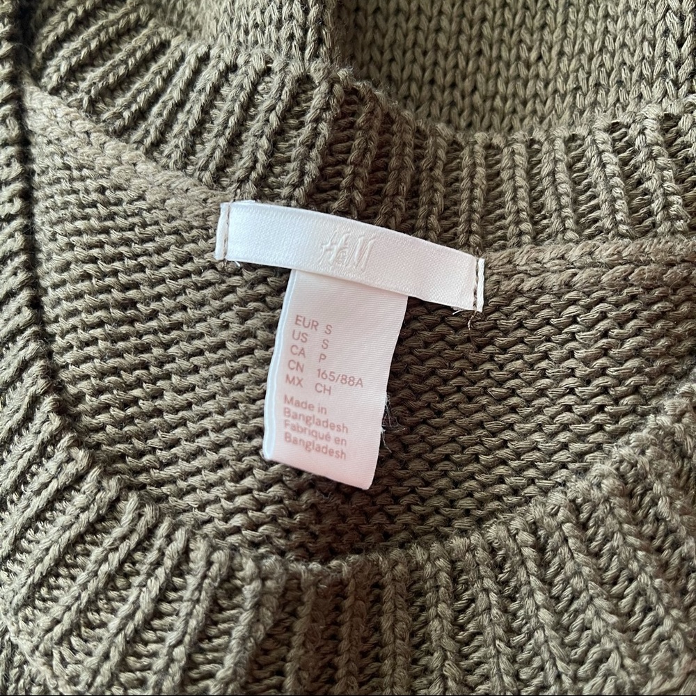 H&M Olive Green Sleeveless Crewneck Sweater - Picture 5 of 6